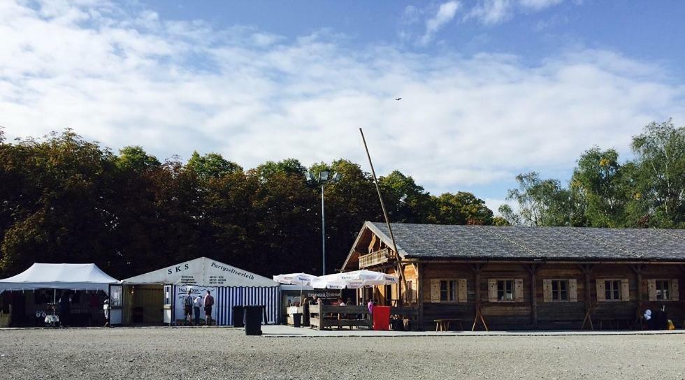 Oktoberfest Wiesn Camp Lodge Mnichov Exteriér fotografie
