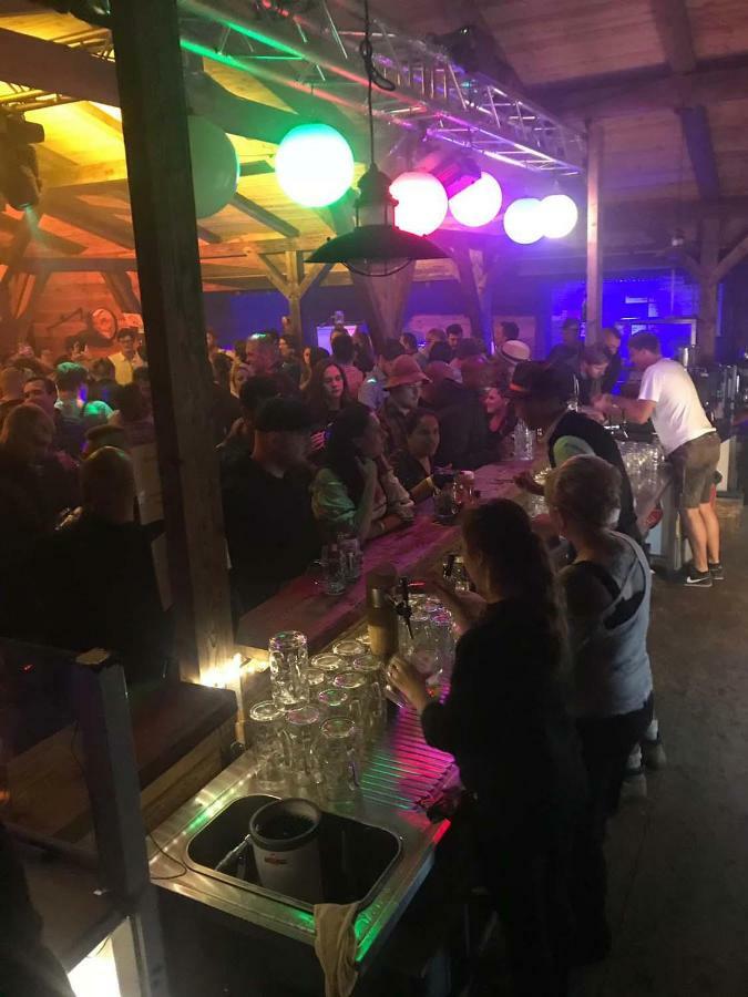 Oktoberfest Wiesn Camp Lodge Mnichov Exteriér fotografie