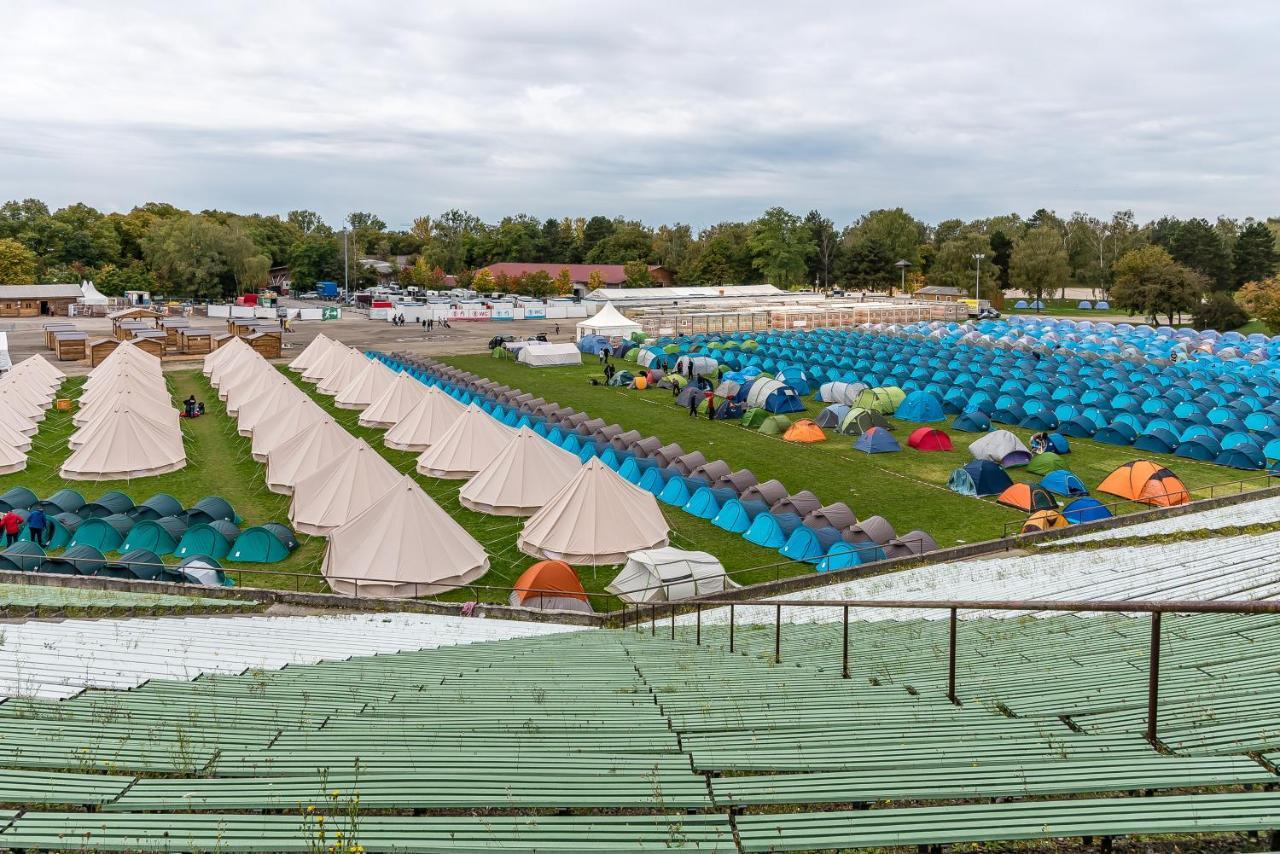 Oktoberfest Wiesn Camp Lodge Mnichov Exteriér fotografie